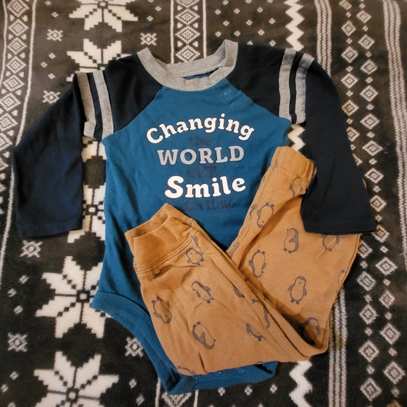 Garanimals "Changing The World One Smile At A Time" Bodysuit & Penguin Pants - Picture 1 of 2